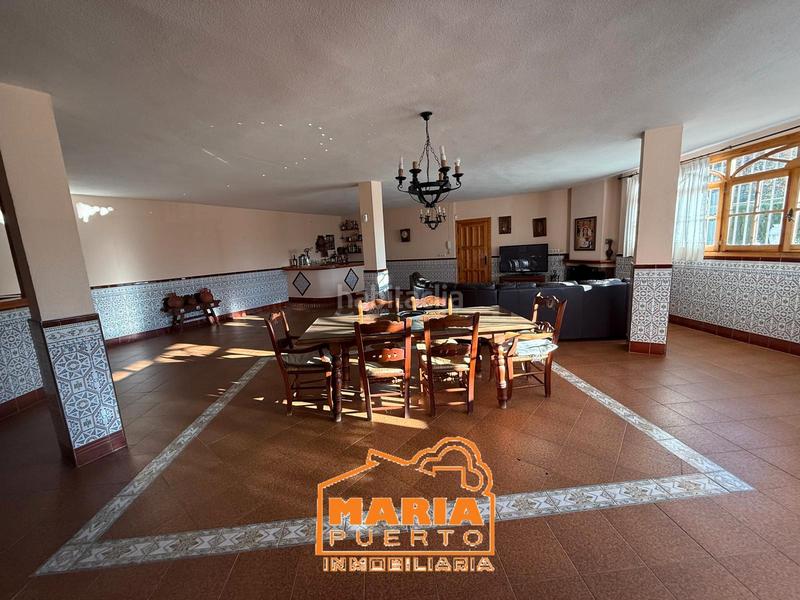 Foto ddd53a7d-04b8-41d9-9b2a-82e9f4477f16. Xalet amb xemeneia aparcament piscina a Puertosol Málaga