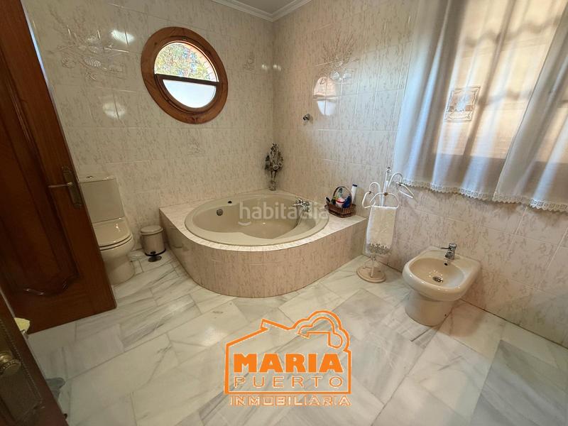 Foto e8efbb78-563e-498e-960c-2276518e7c06. Xalet amb xemeneia aparcament piscina a Puertosol Málaga