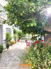 Chalet in Fuente Alegre - El Chaparral - Los Morales. Chalet independiente en el puerto de la torre
