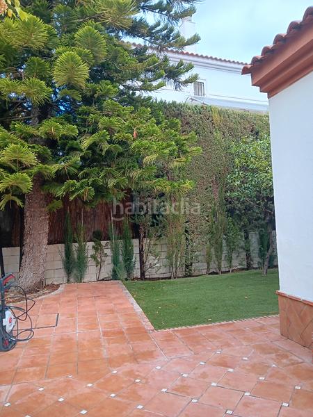 Foto 173f225f-b766-448b-81f9-ef98d24f49f5. Lloguer casa aparellada amb xemeneia piscina a Gelves