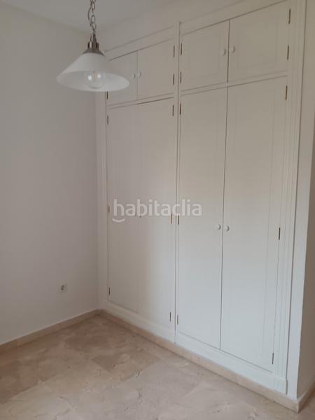 Foto 50c6cab2-021b-488a-9d76-4a9dc9acc085. Lloguer casa aparellada amb xemeneia piscina a Gelves