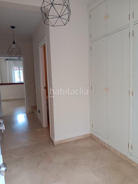 Foto 512e3baf-74b5-477b-8cac-a996cc08bf4a. Lloguer casa aparellada amb xemeneia piscina a Gelves