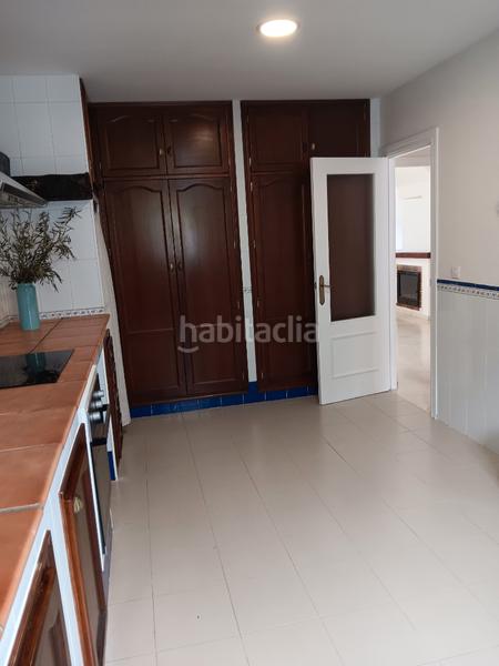 Foto 6d8ff1ad-10d1-4fe3-84da-4f058af3c131. Lloguer casa aparellada amb xemeneia piscina a Gelves