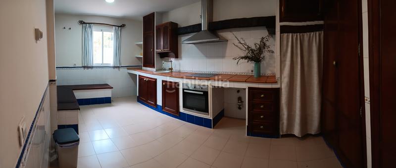 Foto 88bb1c88-6c42-4e5f-8f66-b50c922ce783. Lloguer casa aparellada amb xemeneia piscina a Gelves