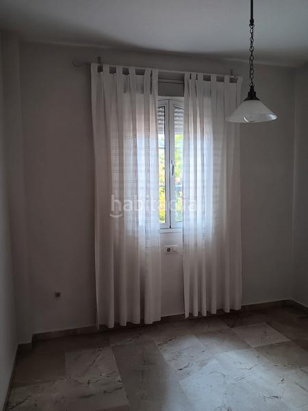 Foto 983ebdb2-3332-4beb-81c7-f857798bba72. Lloguer casa aparellada amb xemeneia piscina a Gelves