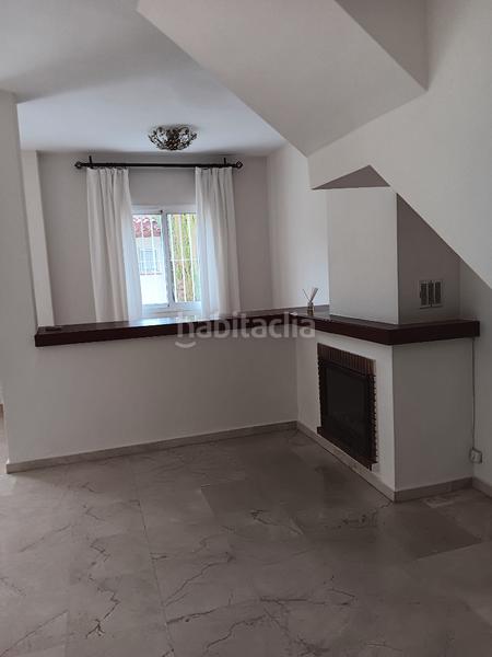 Foto 9bf95ee4-ddea-4ab9-85d2-4e95dc2f7614. Lloguer casa aparellada amb xemeneia piscina a Gelves