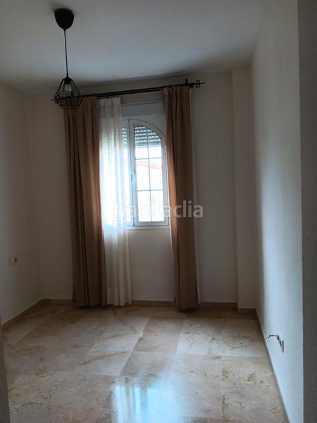 Foto e5b6d38e-9158-4333-a31b-2c5433b38eac. Lloguer casa aparellada amb xemeneia piscina a Gelves