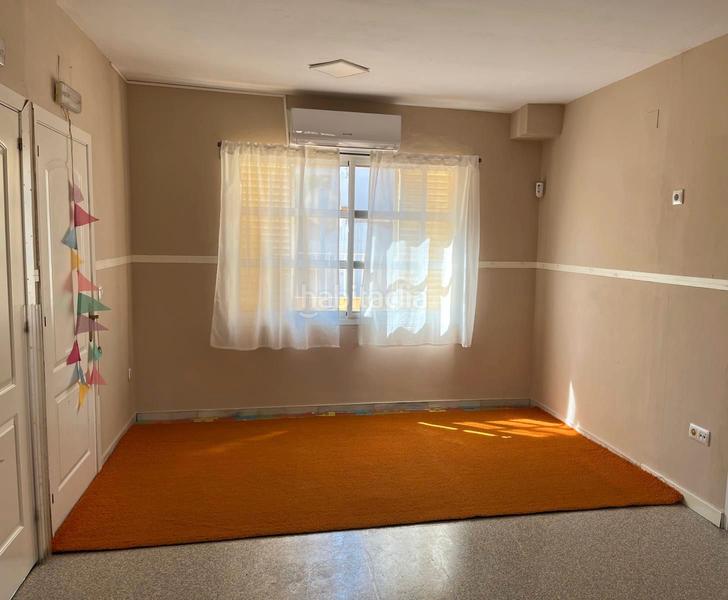 Foto 564de35b-85f2-4bb8-8d7c-4faa2375df95. Casa aparellada amb piscina a Casco Antiguo Mairena del Aljarafe