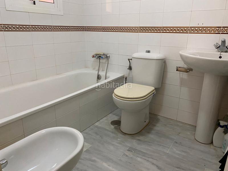 Foto 751f1563-b188-4183-b59a-43ab0ee6c886. Casa aparellada amb piscina a Casco Antiguo Mairena del Aljarafe