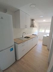 Miete Etagenwohnung in Castilleja de la Cuesta. Piso totalmente reformado con ascensor