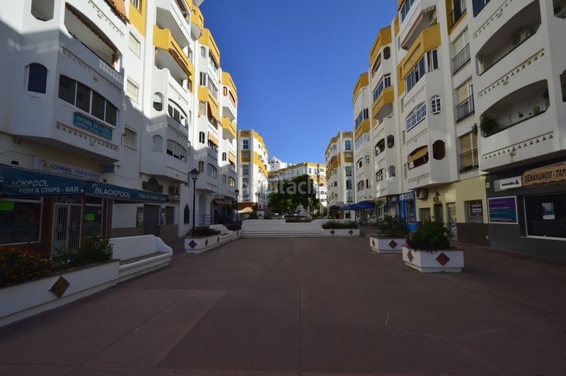 Foto d5a7289e-625d-4171-8417-b2a213a77e77. Aparcament cotxe a Parque de la Paloma Benalmádena