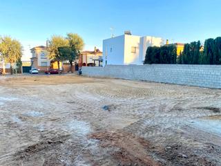 Terreno residencial en Calle aliso 1. Terreno urbano en almensilla. sevilla.