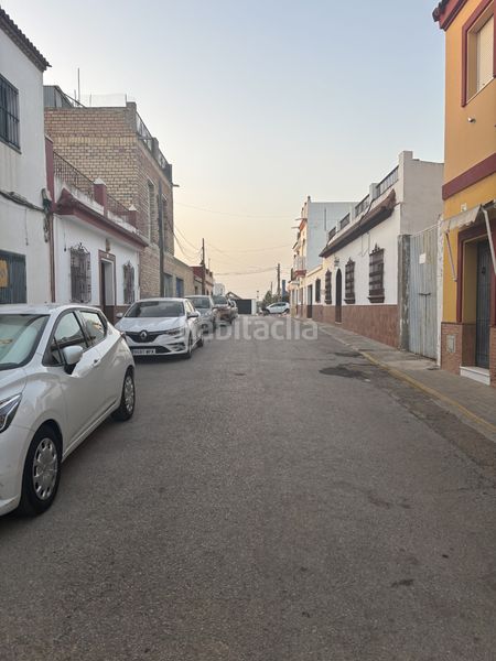 Foto 0f7f3925-4125-4276-9b3f-f378d385318a. Local comercial a calle conde de santa bárbara 13 a Almensilla