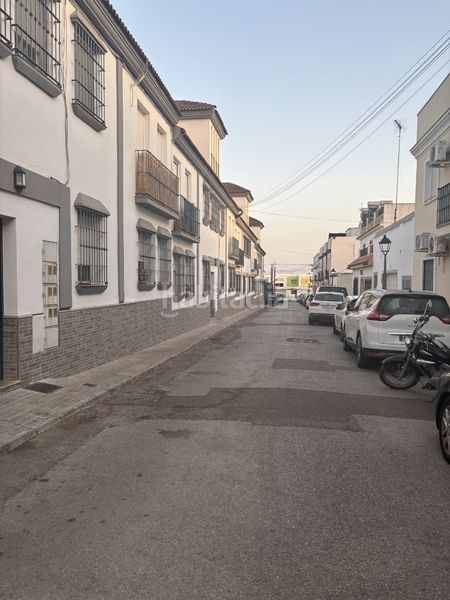 Foto 11fee5b9-80ef-409d-ba71-3792dcfe3b4a. Local comercial a calle conde de santa bárbara 13 a Almensilla