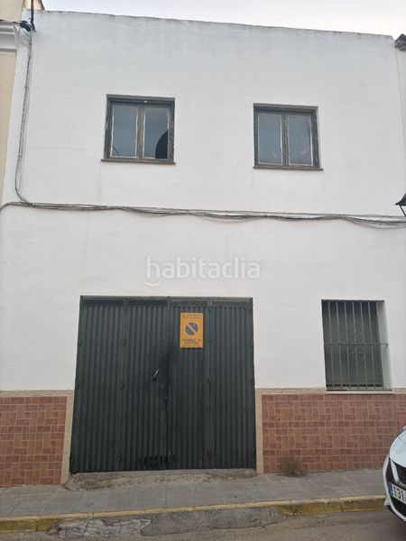 Foto ec5041a2-7ee3-434c-ba11-484153c96fc2. Local comercial a calle conde de santa bárbara 13 a Almensilla
