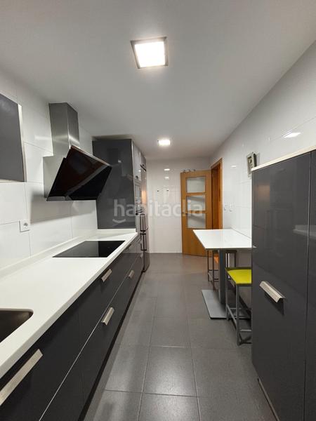 Foto 507e8eff-0210-4f64-a489-fe477c86f848. Rent flat with parking pool in Nuevo Bulevar Mairena del Aljarafe