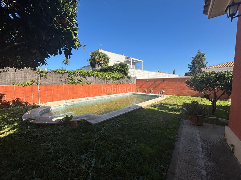 Foto dade1e5a-3e75-4aff-833b-e07783da92ec. Xalet amb xemeneia aparcament piscina a Almensilla