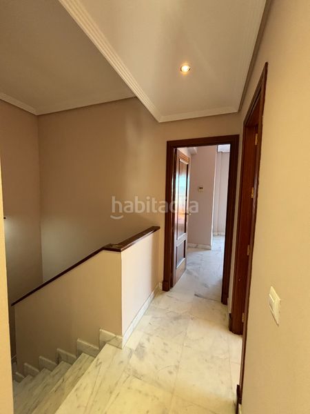 Foto 0a04d4be-6300-4152-b0df-a53cf3f682cc. Casa aparellada amb xemeneia aparcament a Almensilla
