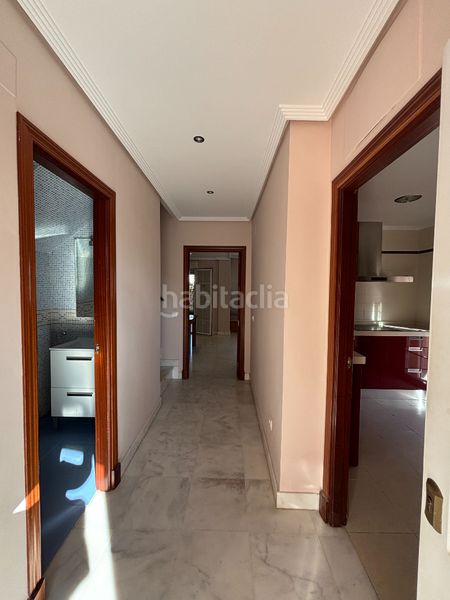Foto 4777a306-2630-4c80-bfc0-78050029ec5e. Casa aparellada amb xemeneia aparcament a Almensilla
