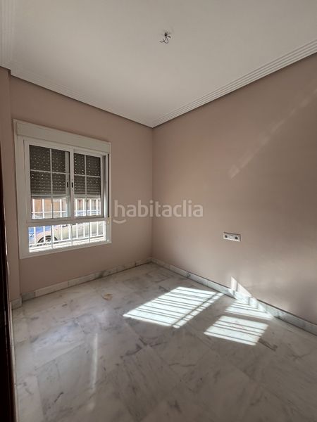 Foto a993d38f-818f-477e-8fce-be2e31c17e8f. Casa aparellada amb xemeneia aparcament a Almensilla