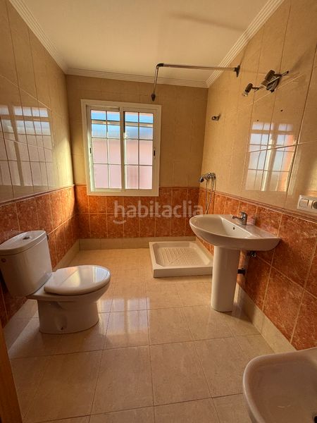 Foto ceddc267-04a4-4588-8cea-bd211220ec7b. Casa aparellada amb xemeneia aparcament a Almensilla