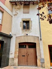 Masía en Centelles. Casa de poble a rehabilitar, al centre de centelles