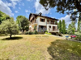 Casa  Les agudes. Espectacular chalet con gran jardn en seva