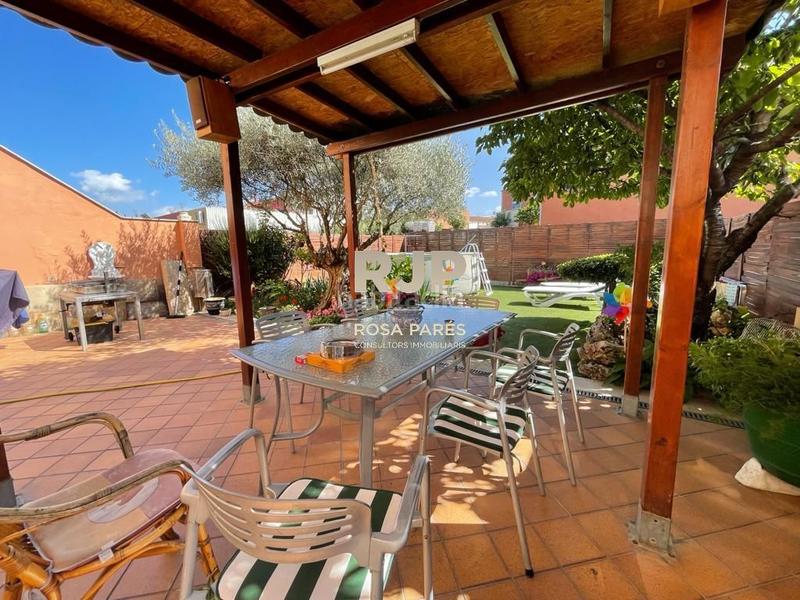 Foto 9a64d8fd-ec0e-4b71-b42f-127e3b86b176. Appartement avec chauffage parking dans Centelles