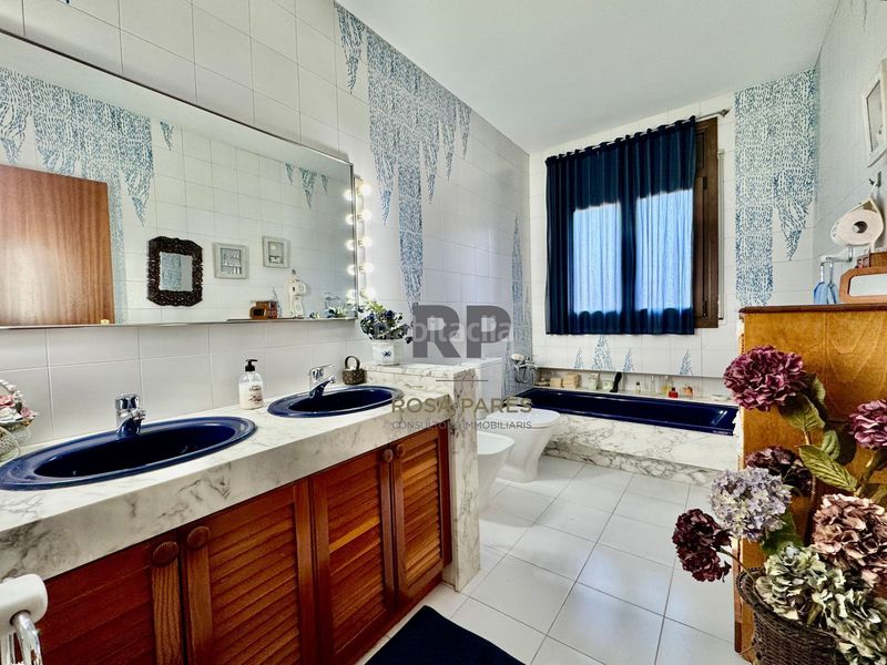 Foto b03f1bde-c30e-48f3-acda-8cb8dad1d4f8. Casa amb piscina a Aiguafreda