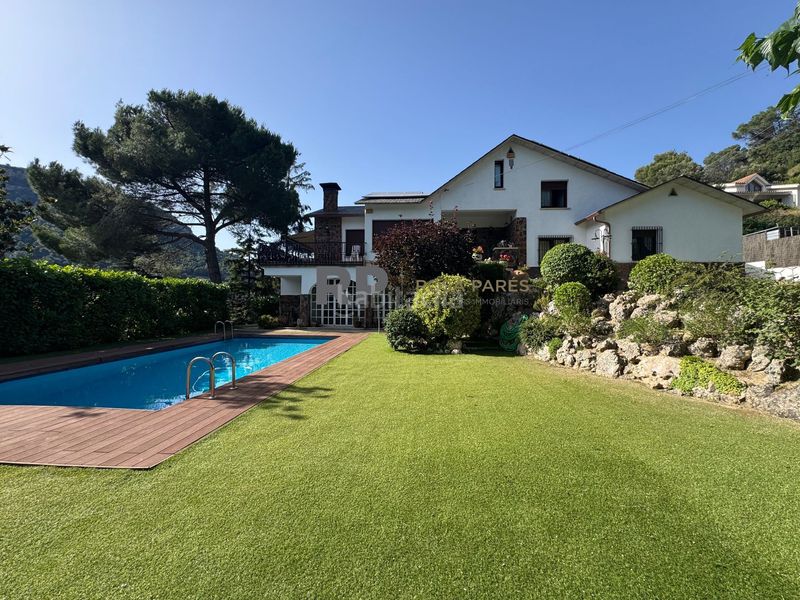 Foto cd3d282b-6e8b-4c6d-8e10-19a57398f809. Casa amb piscina a Aiguafreda