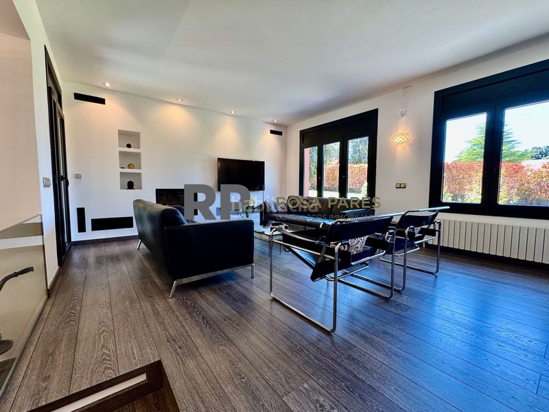 Foto b84993da-a0fe-46fe-b6a3-37670dd64f6d. Casa amb calefacció a Seva