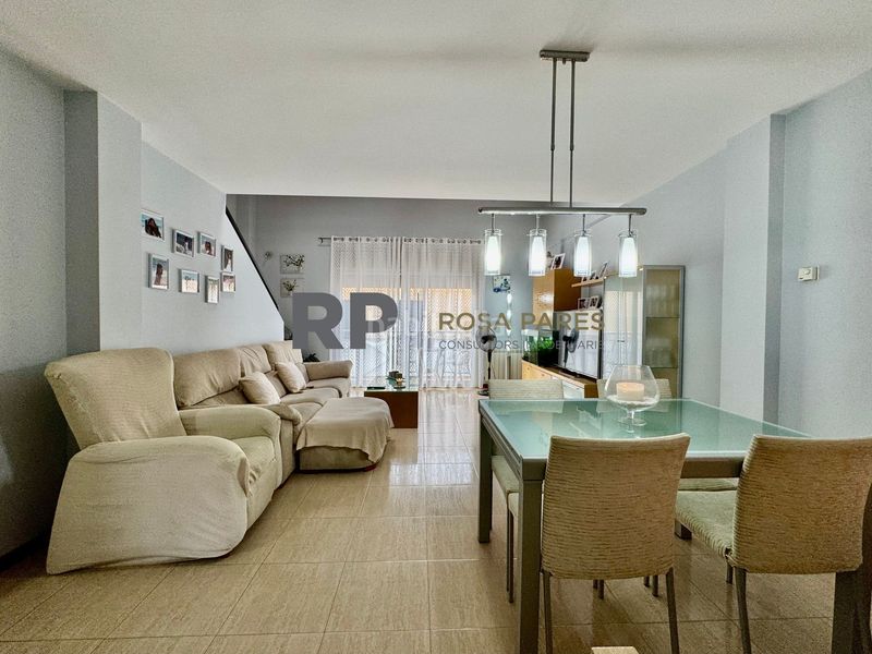 Foto 14fe107f-c99c-459f-be74-a001b666494d. Dúplex piso en venta en Centelles