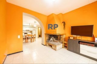 Pis a Montesquiu. Piso en venta en montesquiu
