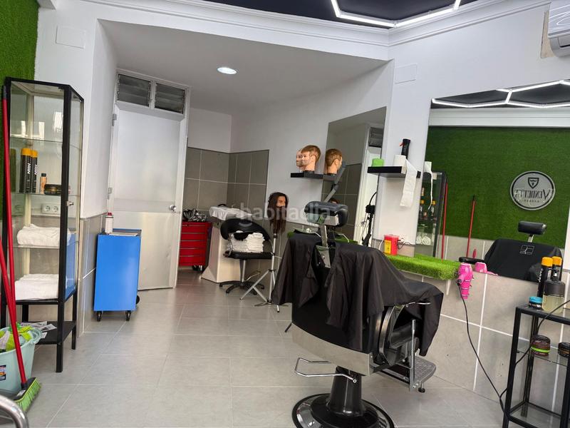 Foto ffa4a71d-ff68-4f93-ae2f-d5602539a206. Alquiler local comercial peluqueria totalmente equipada en Huelva