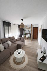 Etagenwohnung in Las Torres - Guadalupe. Vivienda totalmente reformada con licencia turistica