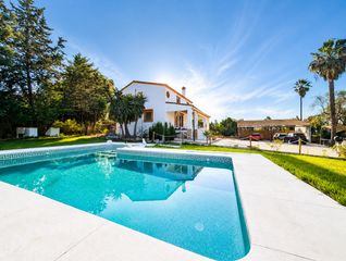 Casa a Núcleo Urbano. Casa con piscina privada