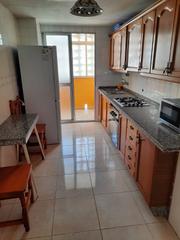 Rent Flat in Nuevo Parque - Los Rosales - Tráfico Pesado. Disponible julio y agosto.