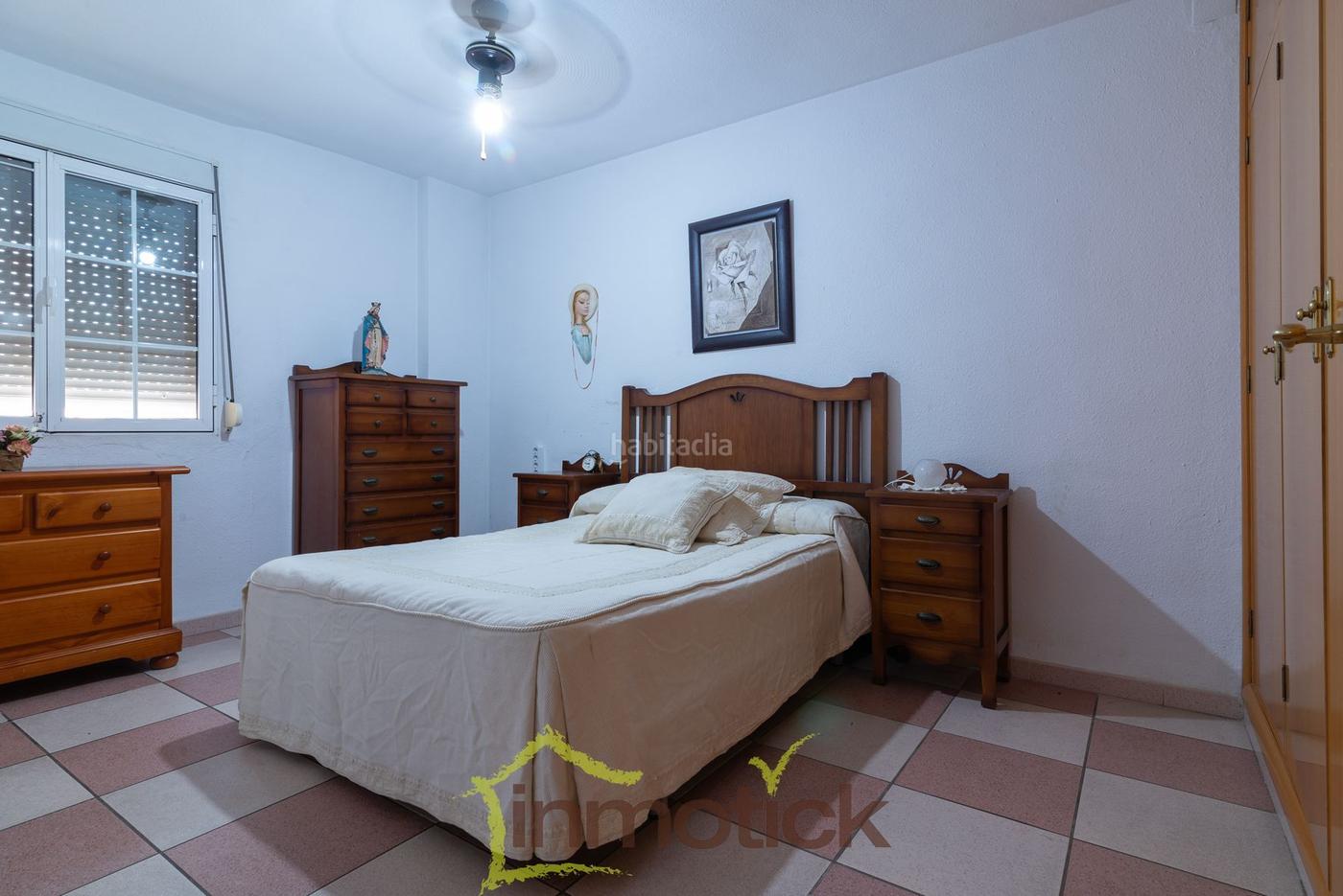 VIVIENDA DE 5 DORMITORIOS EN AVENIDA GALAROZA JUNTO AVENIDA ANDA Huelva