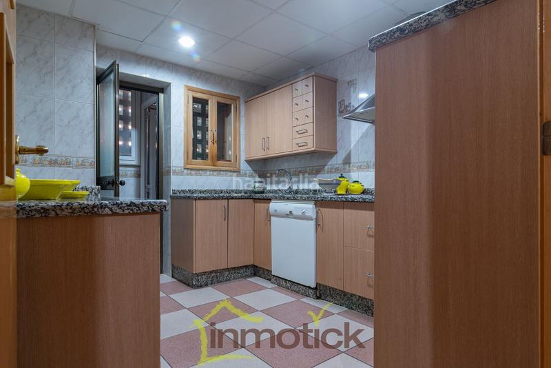 Foto 6a462922-290f-45be-bd0f-c356b832693c. Piso vivienda de 5 dormitorios en avenida galaroza junto avenida andalucia en Huelva