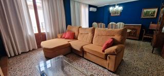 Location Appartement  Carrer dels màrtirs. Empresas de construccion o familias!!! desde agosto