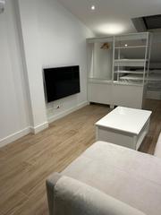 Location Studio  Calle segura. Larga temporada !!! estudio amueblado sin habitación!!!