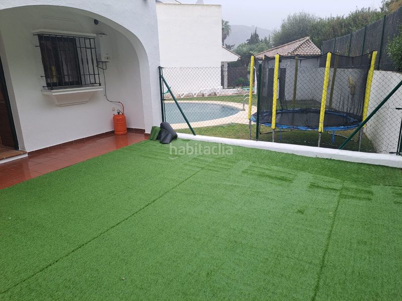 Foto 5d2201f3-3dae-4eba-8468-cbfd0ae11cf9. Casa adossada amb xemeneia aparcament piscina a San Luis de Sabinillas Manilva