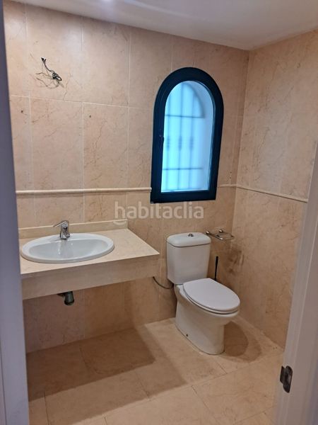 Foto ae45679f-42c7-4abf-9ddf-0ae15e27364e. Casa adossada amb xemeneia aparcament piscina a San Luis de Sabinillas Manilva