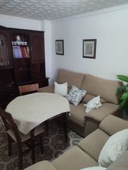 Affitto Appartamento  Calle barriada de la fuensanta 10. Oportunidad !! 3 dormitorios!! ecija!!