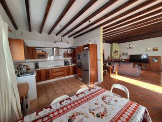 Miete Studiowohnung  Calle jorge guillén. Alh grande estudio en alquiler en finca familiar