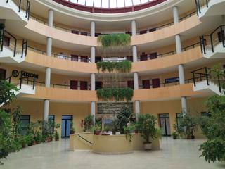 Bureau à Pisa. Magnifica oficina en edificio representativo del parque empresar