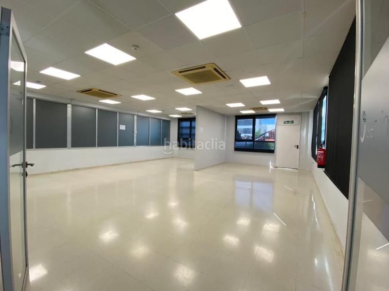 Foto 5ddb045f-62d9-4f7b-ad1e-3e038ed393e9. Rent building in Pisa Mairena del Aljarafe