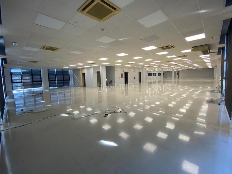 Foto d943800d-fff0-453e-a69b-2b76a7e55d6a. Rent building in Pisa Mairena del Aljarafe