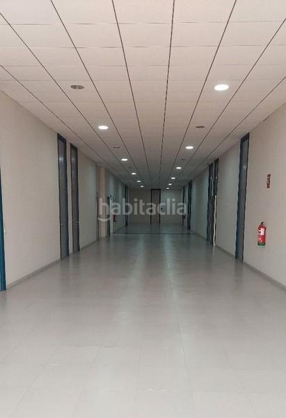 Foto 01f15ab2-52ed-4b16-abd9-72bb15f9a8b0. Office space with parking in Bollullos de la Mitación