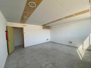 Rent Office space  Calle horizonte